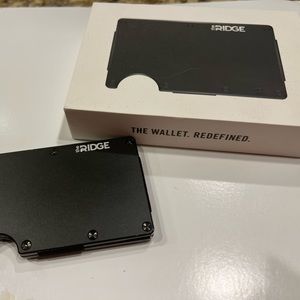 Minimalist Black Aluminum Wallet with money clip / elastic and cavity tray.